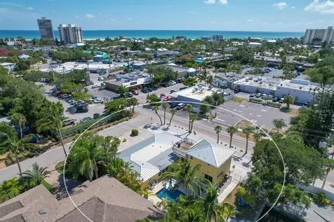 301 Avenida Madera Sarasota FL 34242