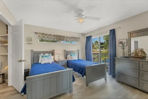 301 Avenida Madera Sarasota FL 34242