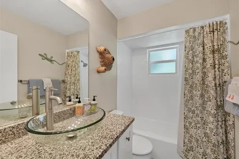 301 Avenida Madera Sarasota FL 34242