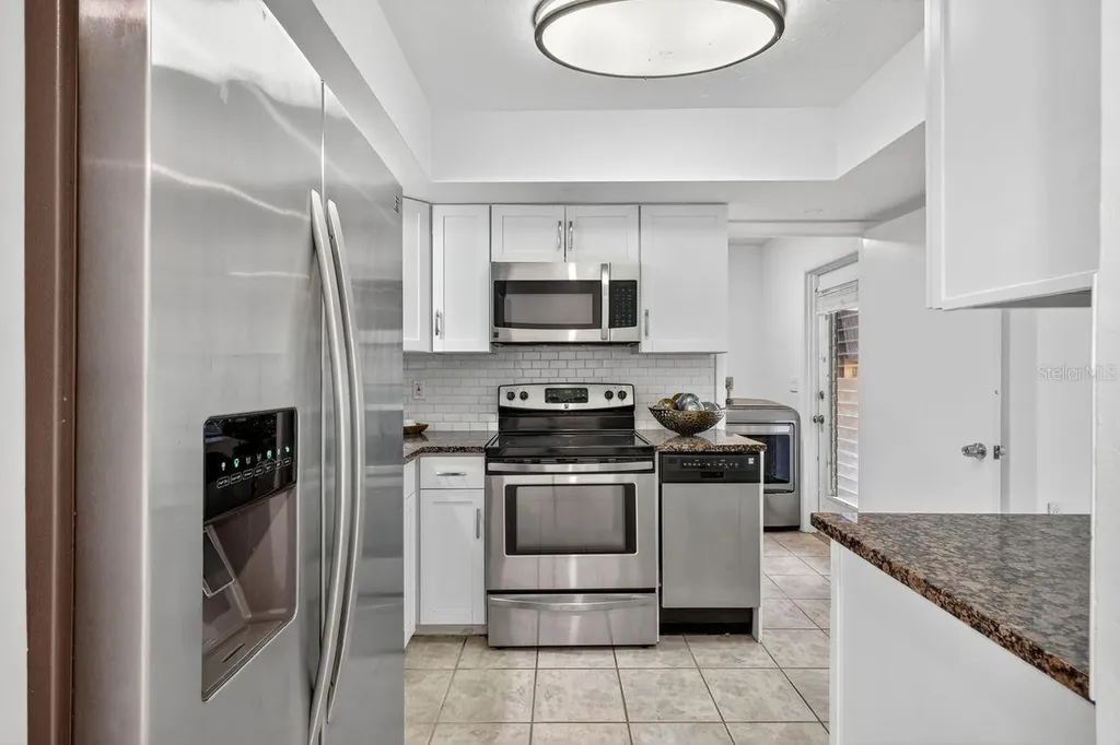 1884 Southpointe Drive Sarasota FL 34231