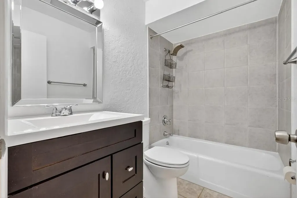 1884 Southpointe Drive Sarasota FL 34231