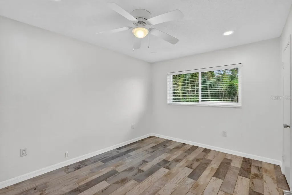 1884 Southpointe Drive Sarasota FL 34231