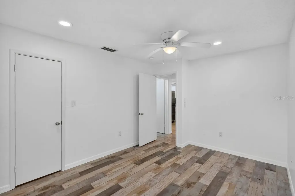 1884 Southpointe Drive Sarasota FL 34231