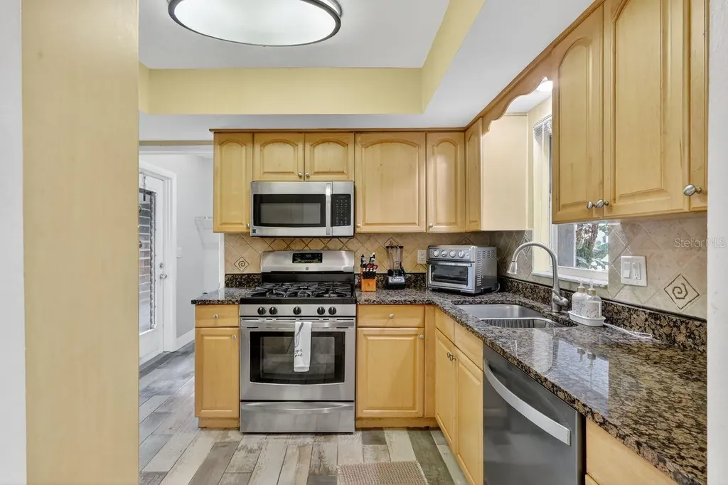 1884 Southpointe Drive Sarasota FL 34231