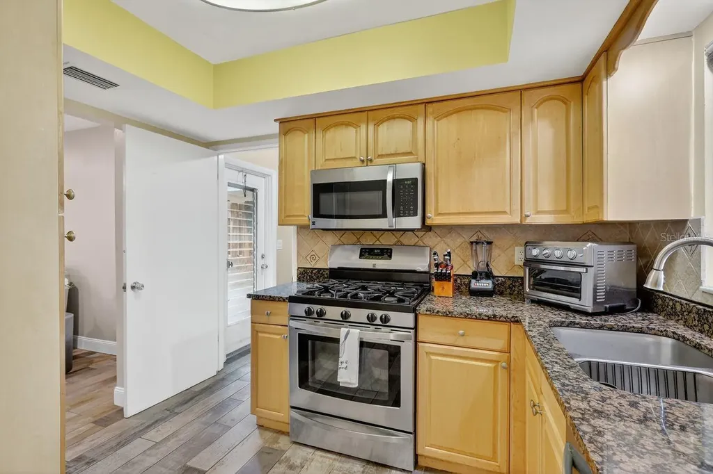 1884 Southpointe Drive Sarasota FL 34231