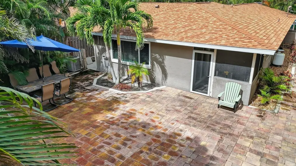 1884 Southpointe Drive Sarasota FL 34231
