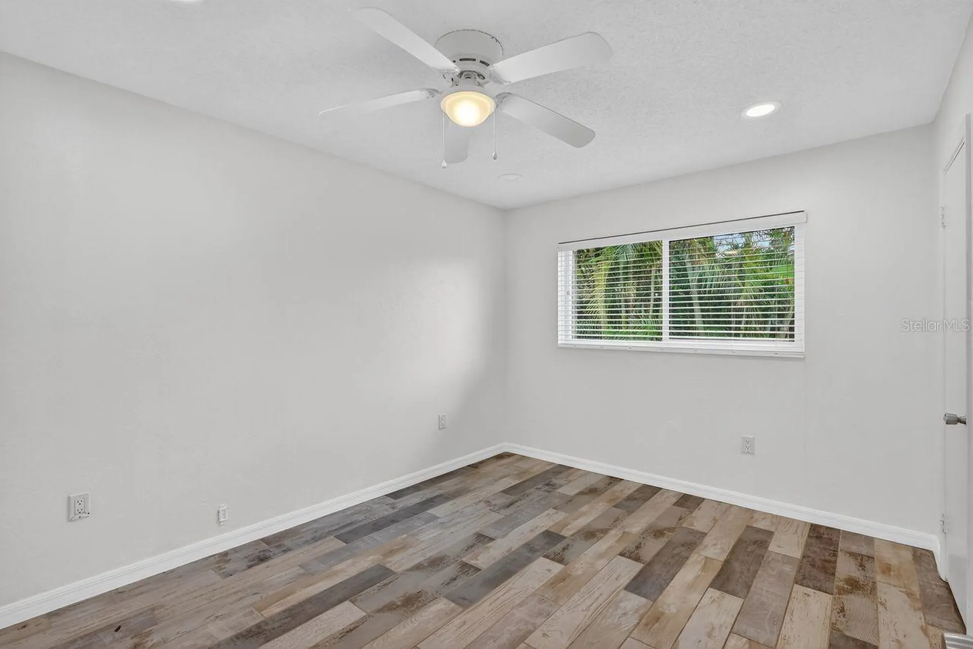 1884 Southpointe Drive Sarasota FL 34231