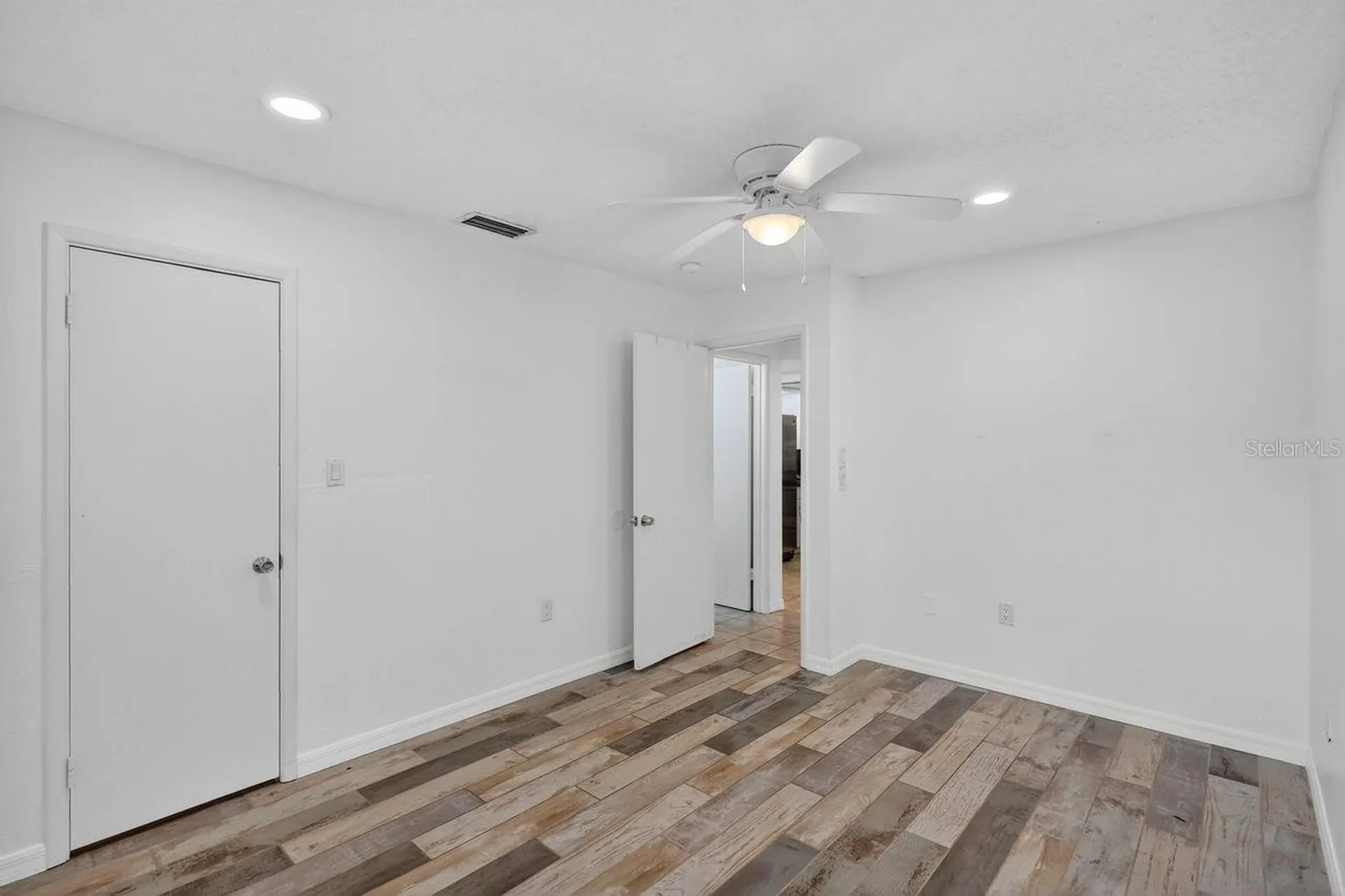 1884 Southpointe Drive Sarasota FL 34231