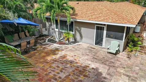 1884 Southpointe Drive Sarasota FL 34231