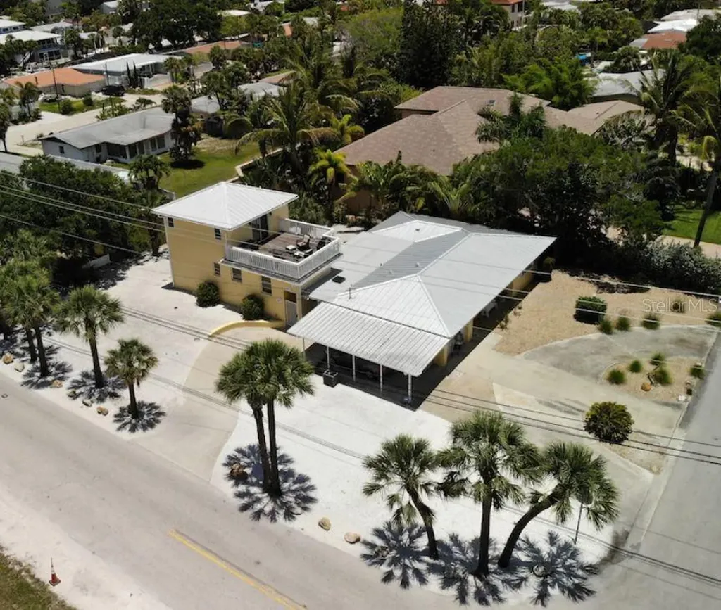 301 Avenida Madera Sarasota FL 34242