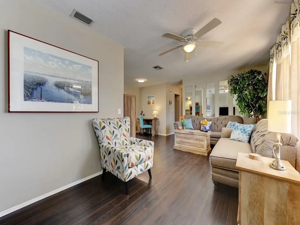 301 Avenida Madera Sarasota FL 34242