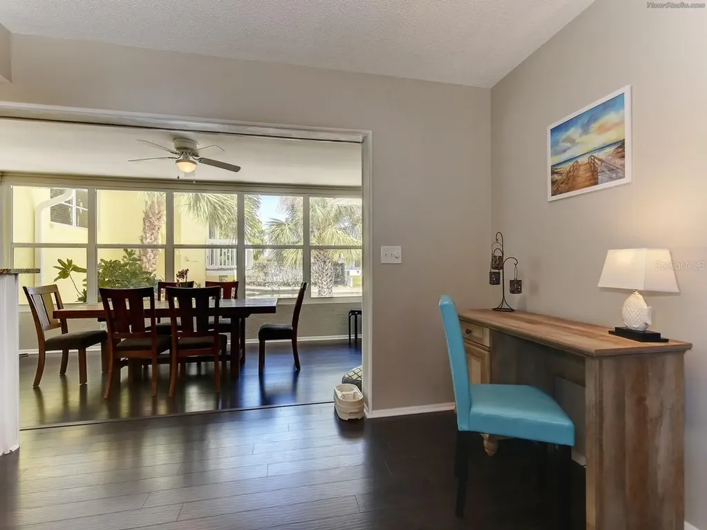 301 Avenida Madera Sarasota FL 34242