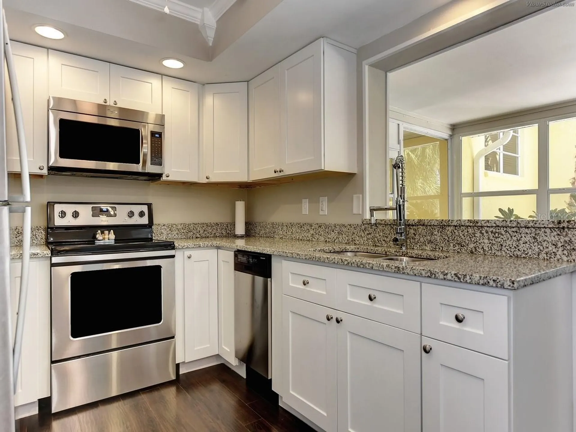 301 Avenida Madera Sarasota FL 34242