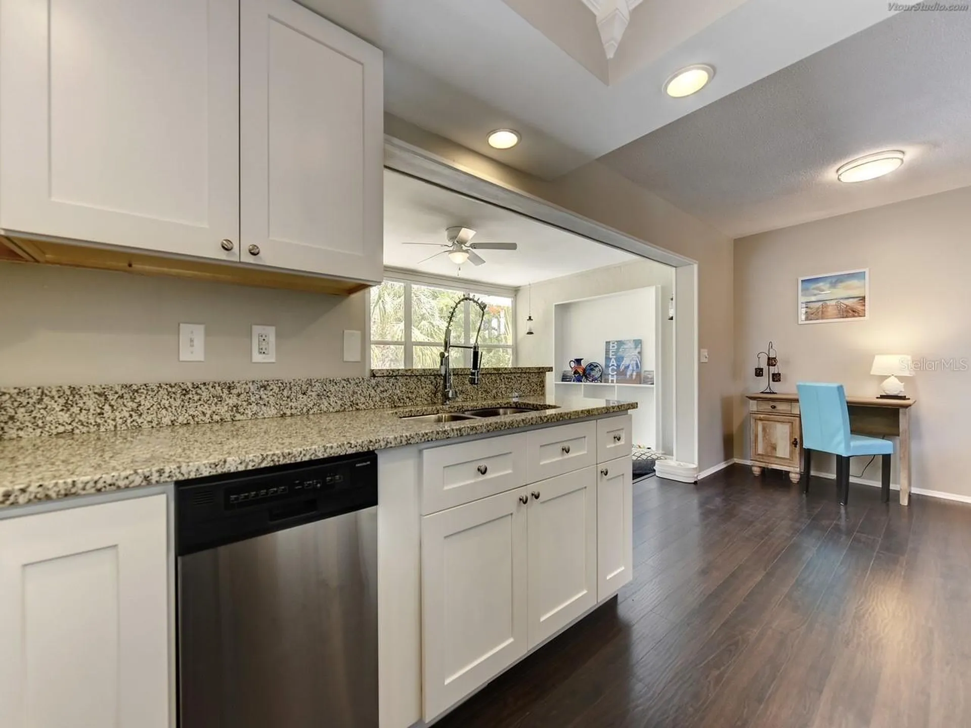 301 Avenida Madera Sarasota FL 34242