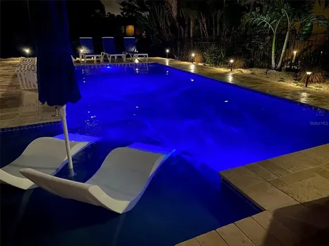 301 Avenida Madera Sarasota FL 34242