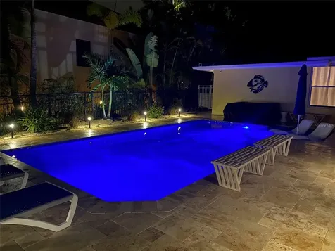 301 Avenida Madera Sarasota FL 34242
