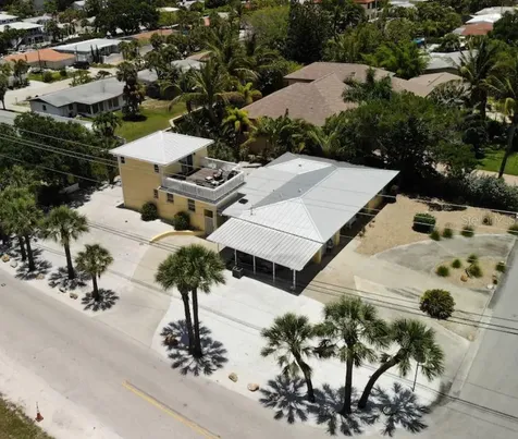 301 Avenida Madera Sarasota FL 34242