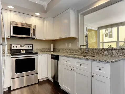 301 Avenida Madera Sarasota FL 34242