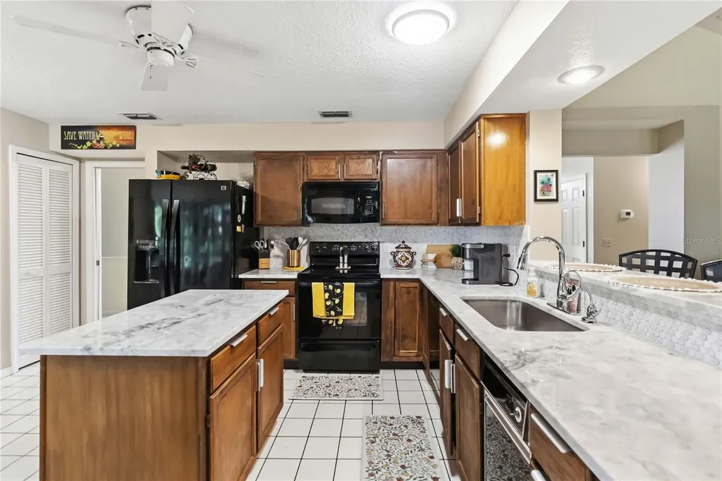 2043 Sawgrass Drive Apopka FL 32712