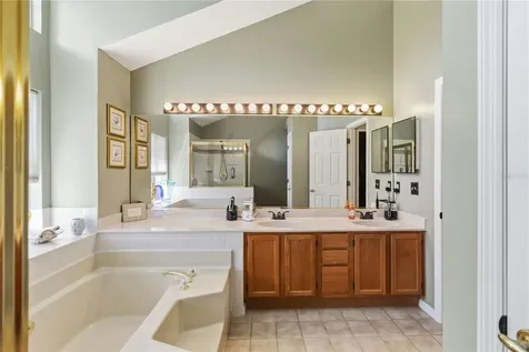 2043 Sawgrass Drive Apopka FL 32712
