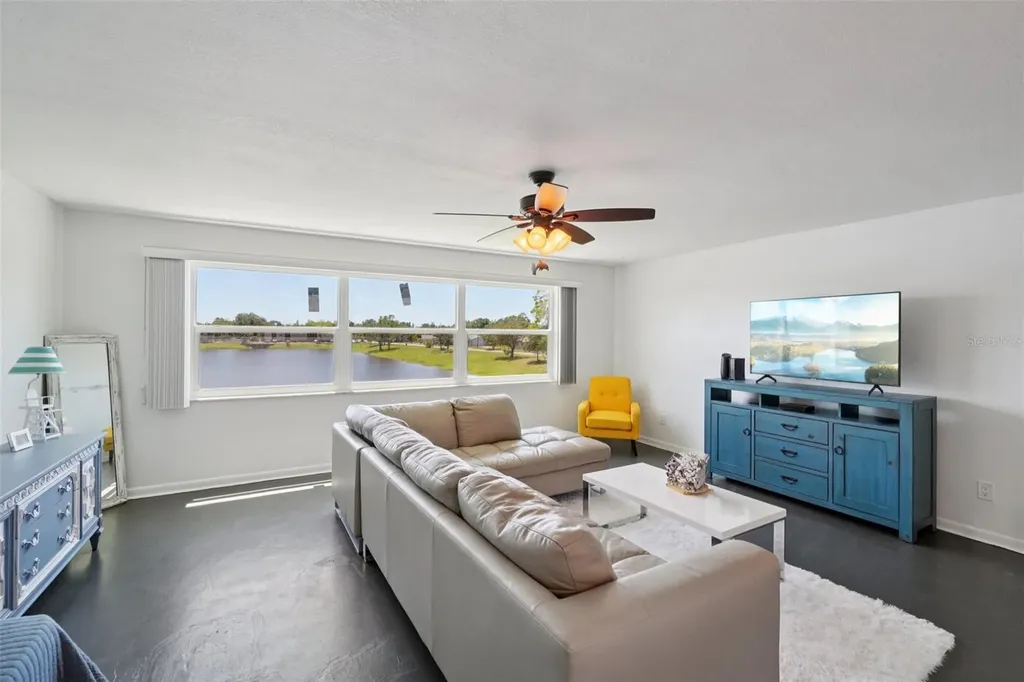 3850 13th Avenue N St Petersburg FL 33713
