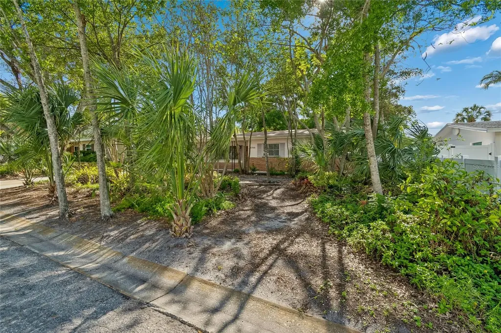 4703 S Renellie Drive Tampa FL 33611