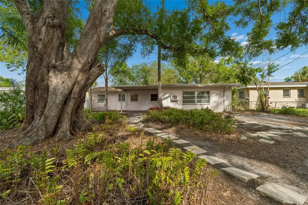 4703 S Renellie Drive Tampa FL 33611