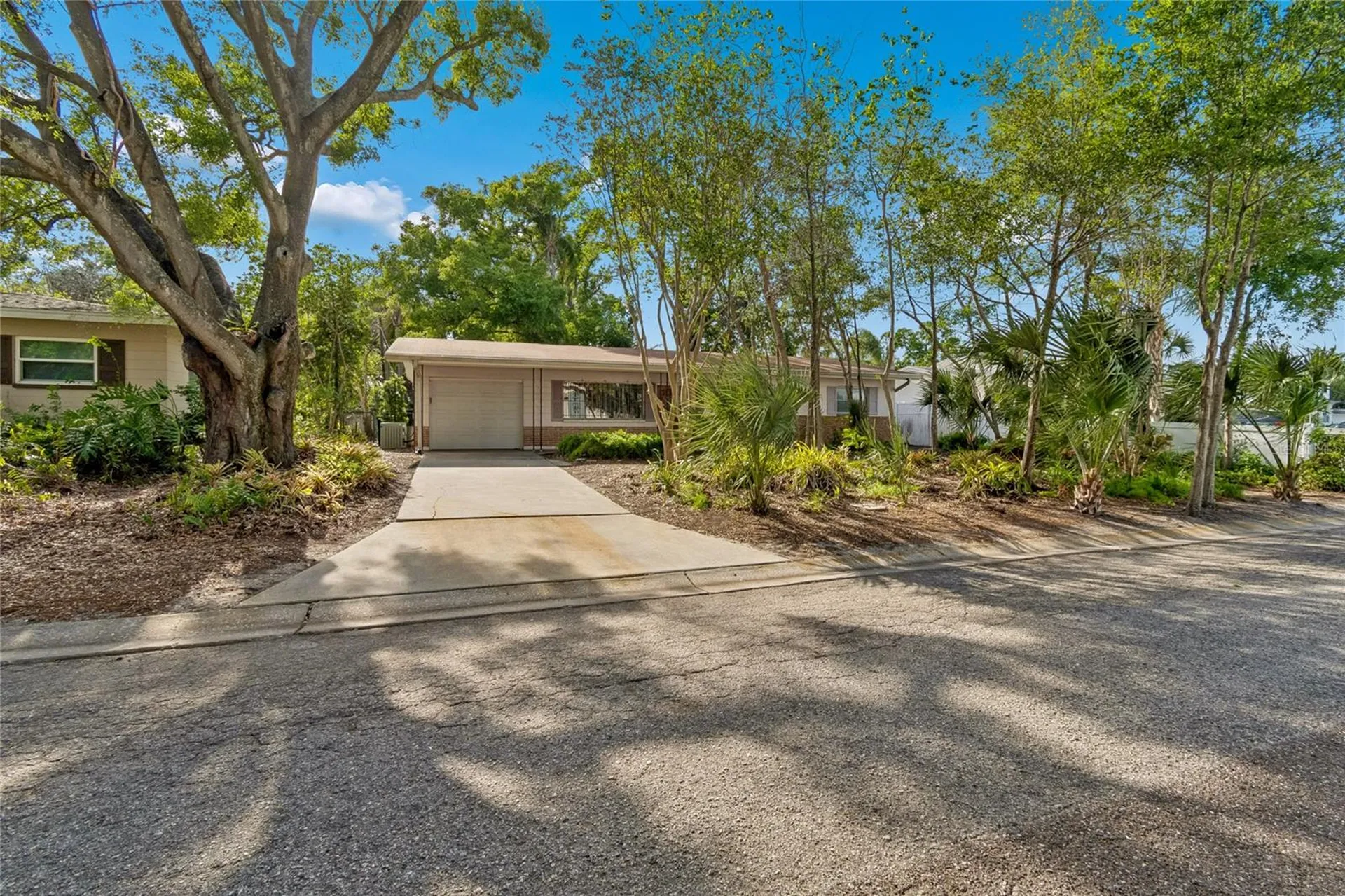 4703 S Renellie Drive Tampa FL 33611