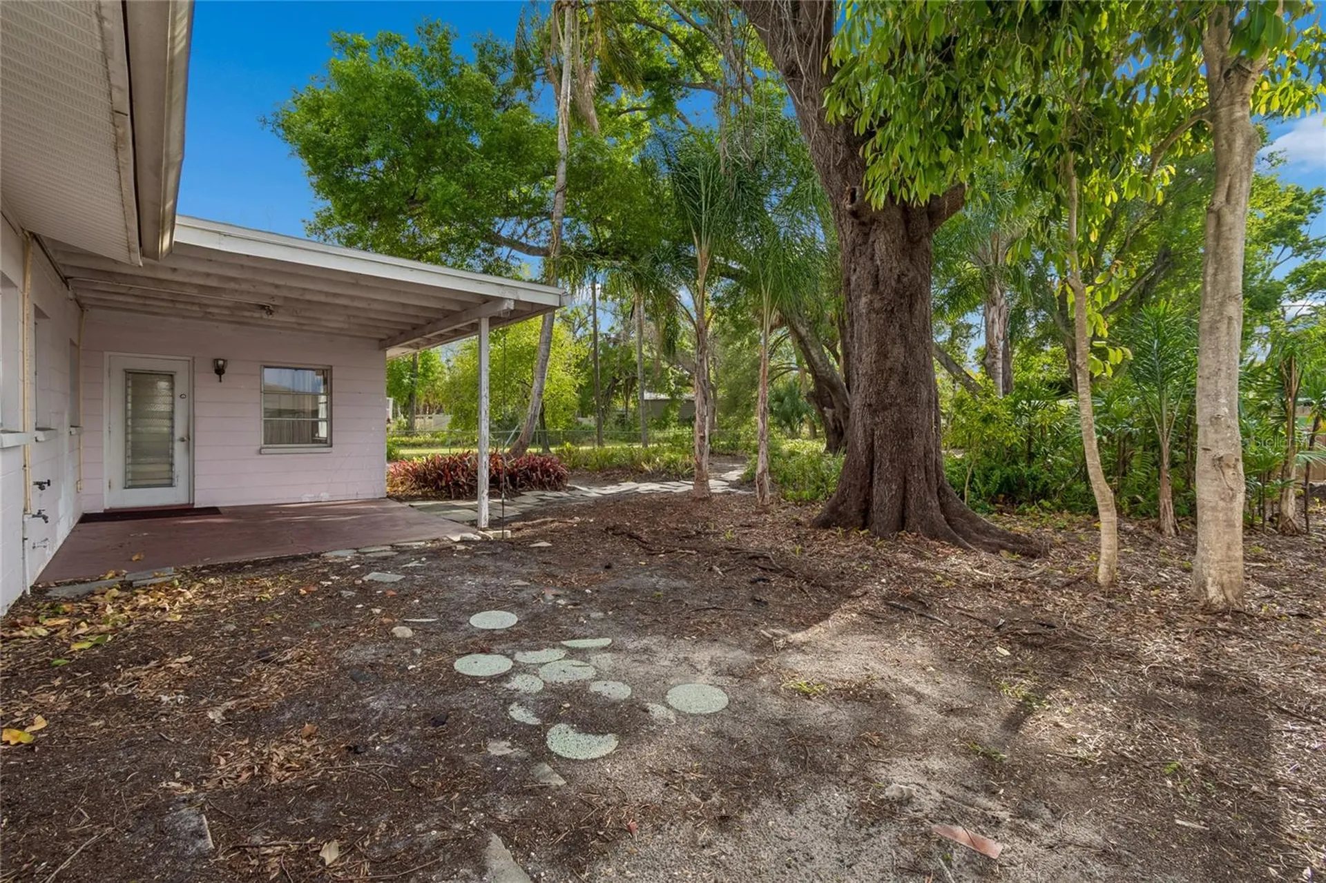 4703 S Renellie Drive Tampa FL 33611