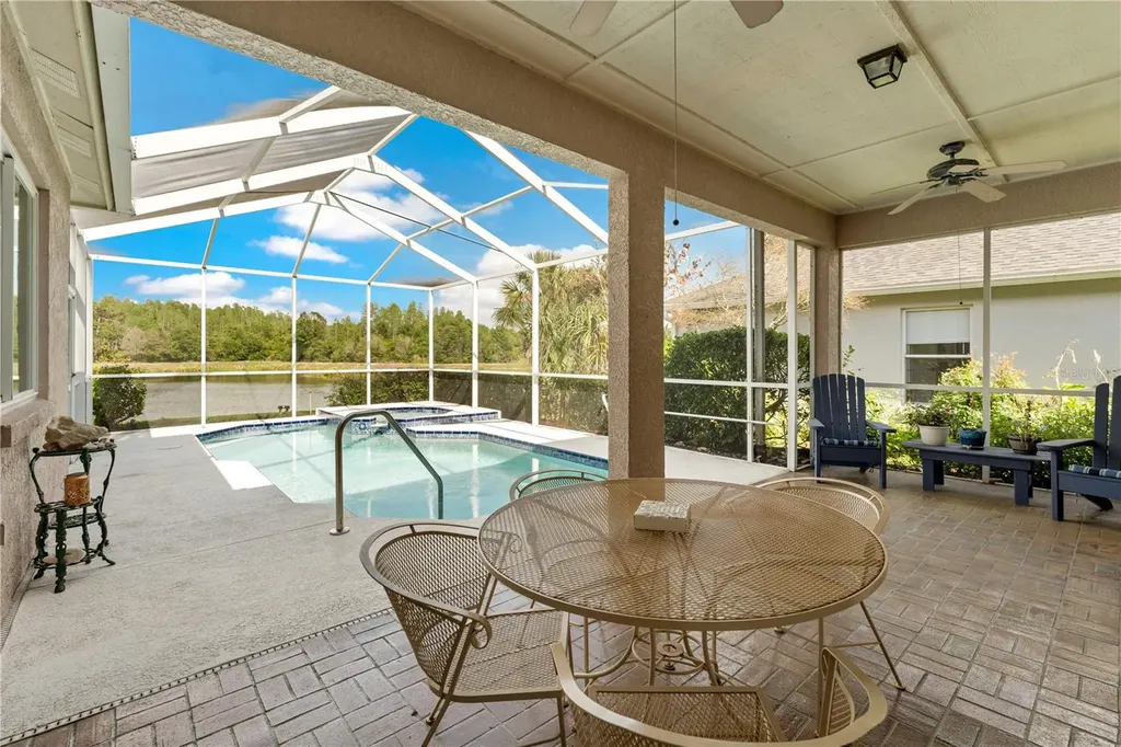 9442 Hunters Pond Drive Tampa FL 33647