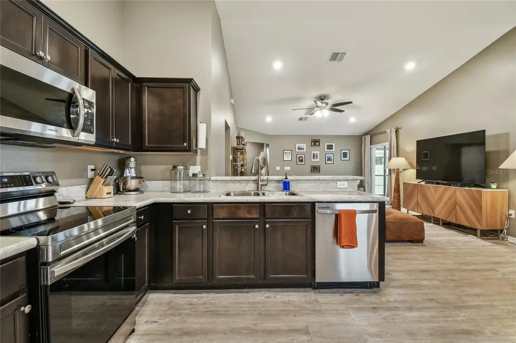 105 Blue Alice Spring Court Ruskin FL 33570