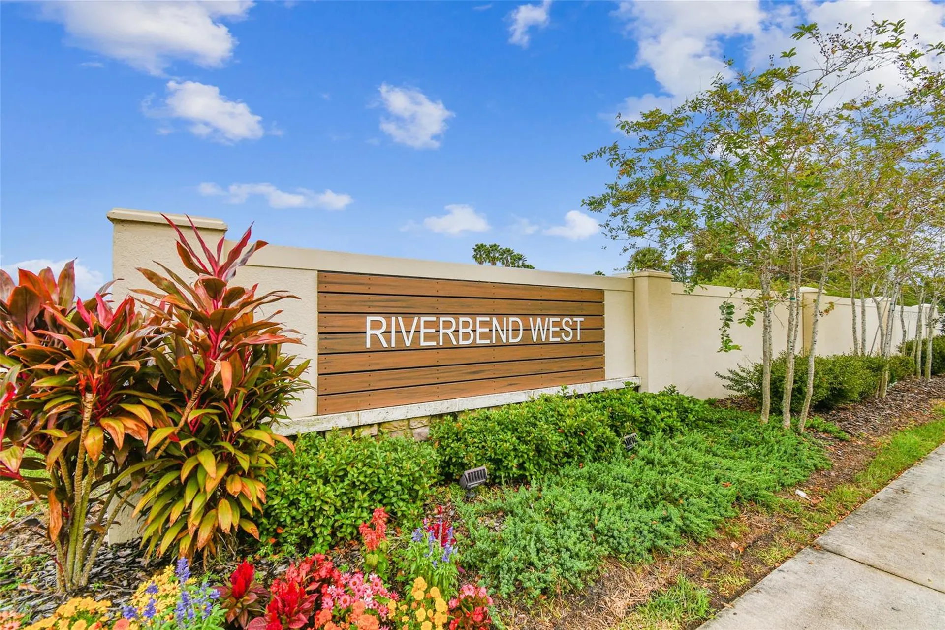 105 Blue Alice Spring Court Ruskin FL 33570