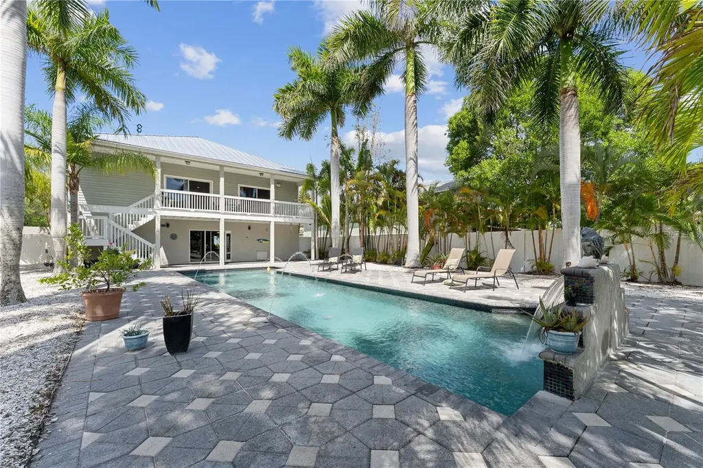 2704 57th Street S Gulfport FL 33707