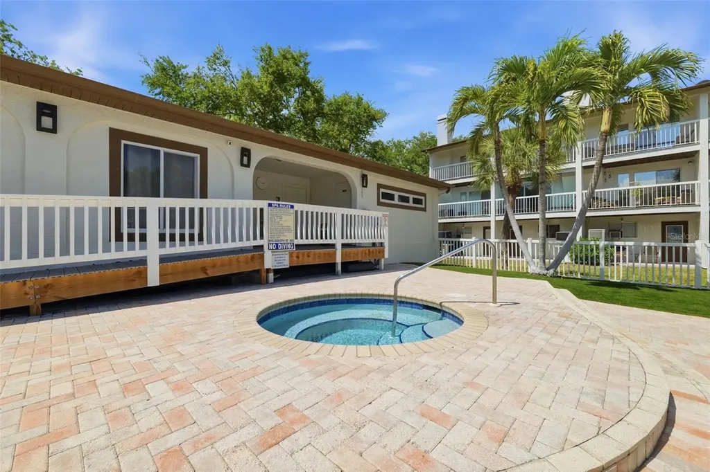 381 Madeira Circle Tierra Verde FL 33715