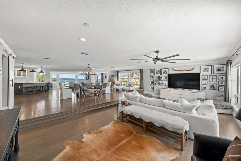 439 Causeway Boulevard Dunedin FL 34698