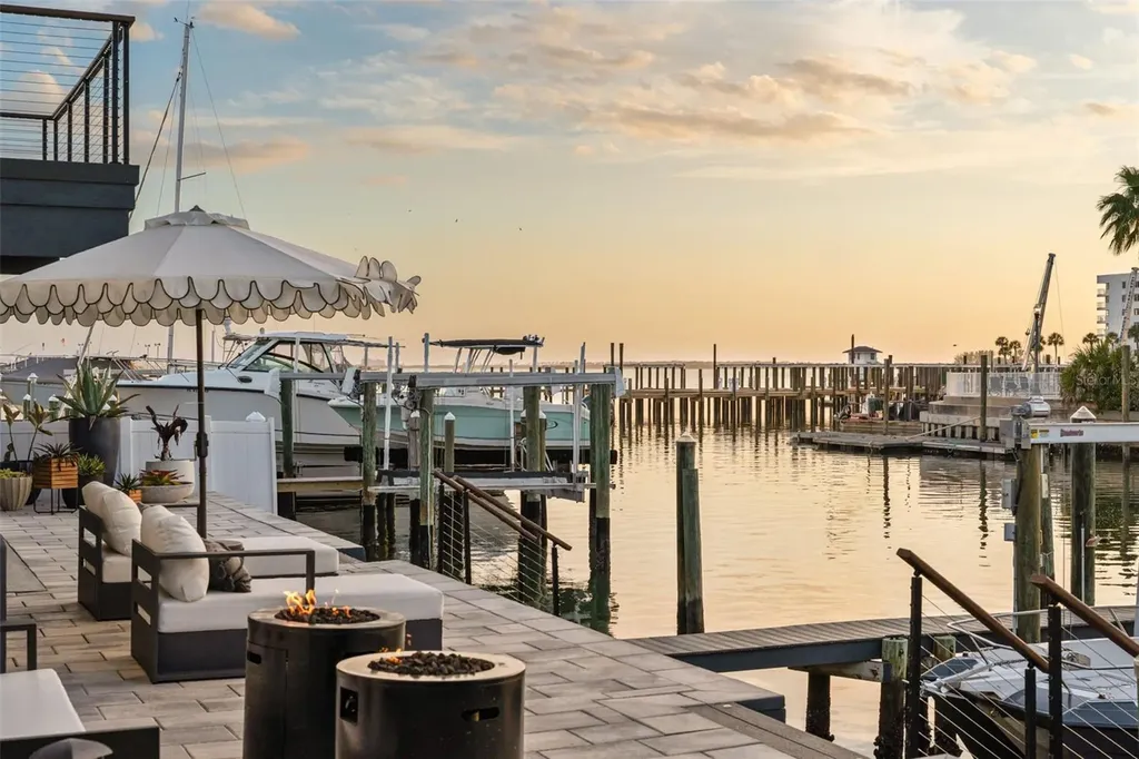 439 Causeway Boulevard Dunedin FL 34698