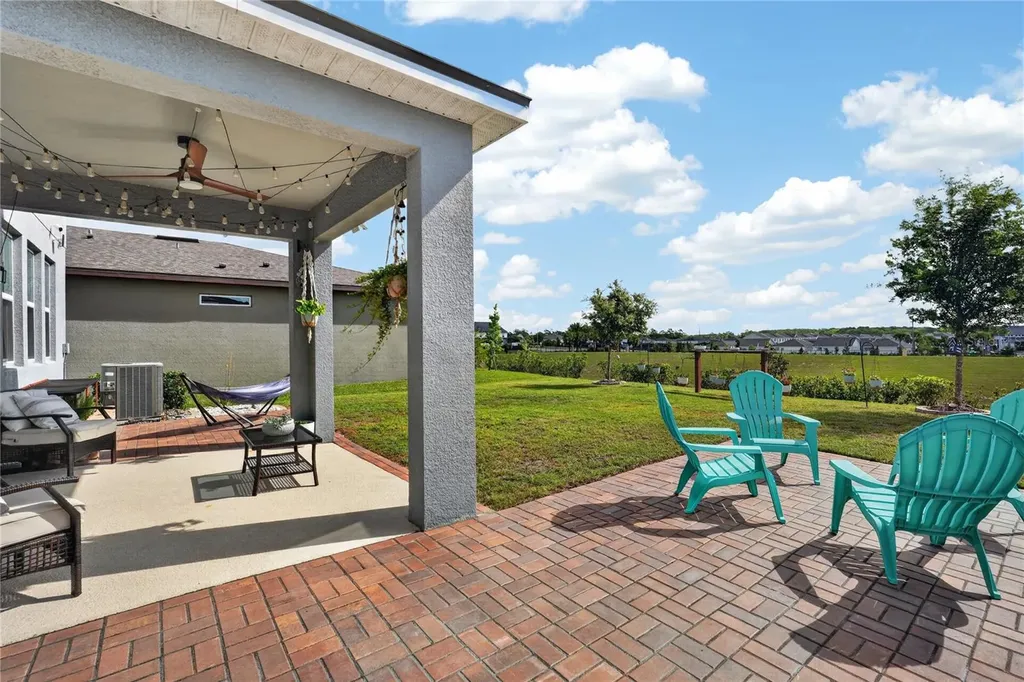 1181 Lakeshore Breeze Place Kissimmee FL 34747