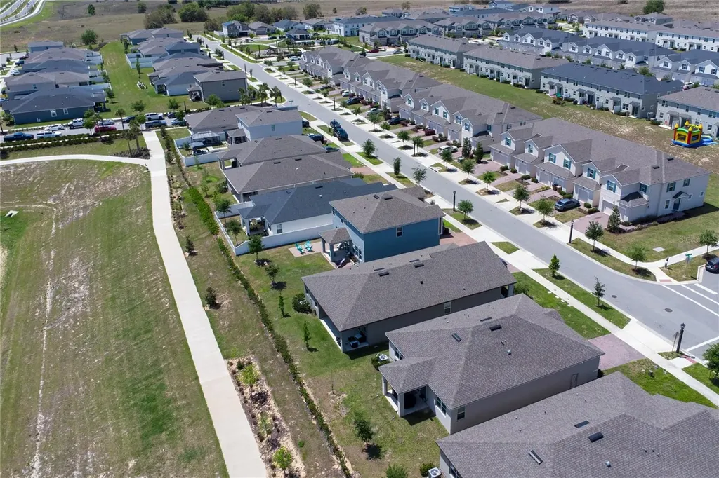 1181 Lakeshore Breeze Place Kissimmee FL 34747