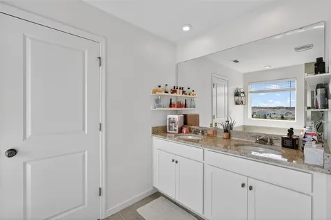 1181 Lakeshore Breeze Place Kissimmee FL 34747