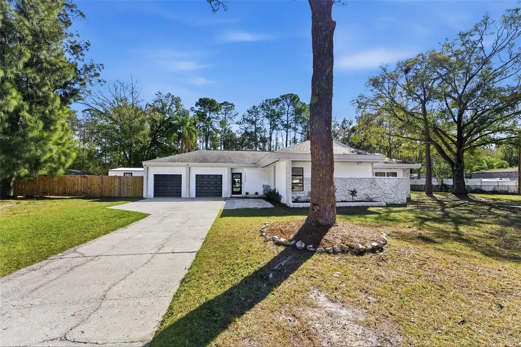 1566 Woodfield Court Lutz FL 33558
