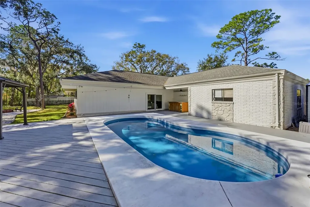 1566 Woodfield Court Lutz FL 33558
