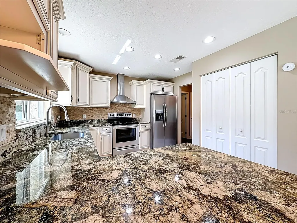 363 N Kensington Avenue Lecanto FL 34461