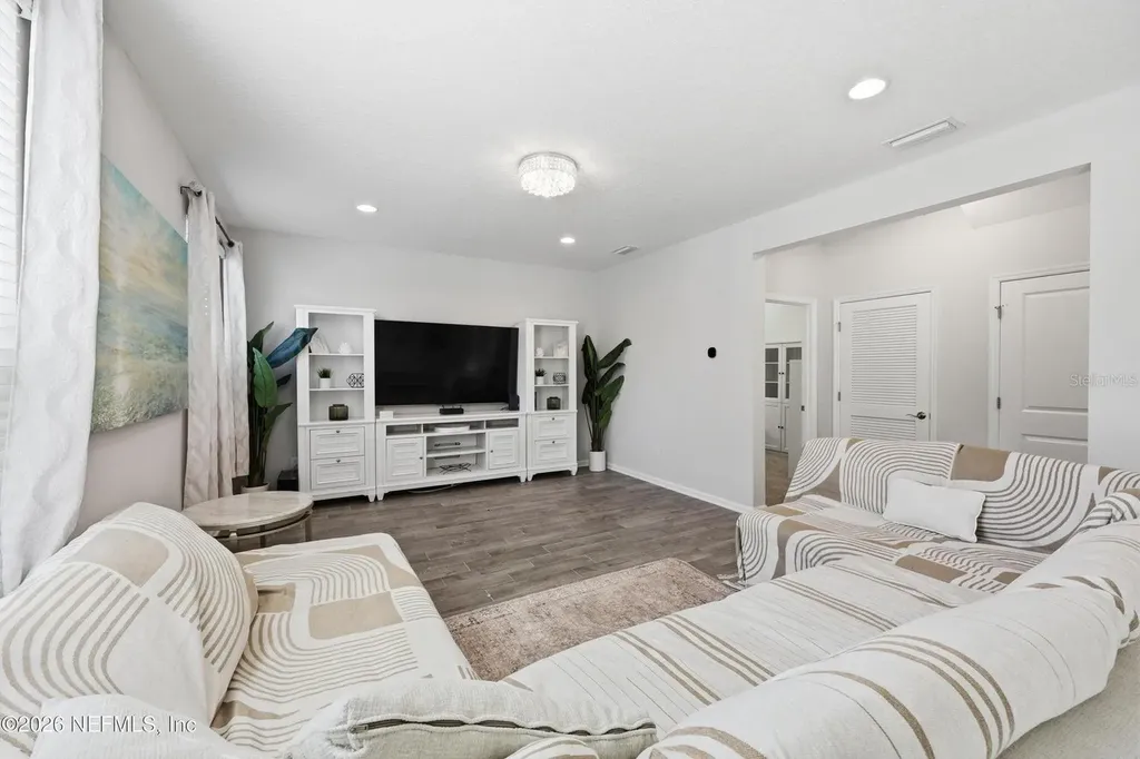6946 Azalea Grove Drive Jacksonville FL 32258