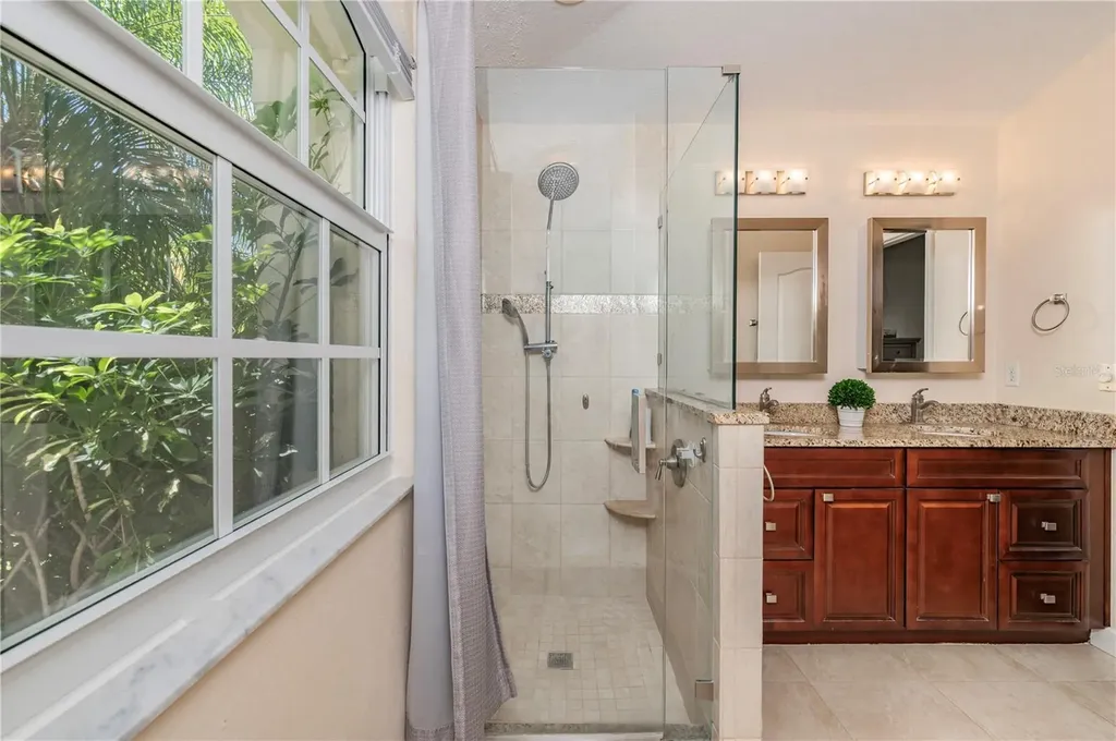 8426 Poydras Lane Tampa FL 33635