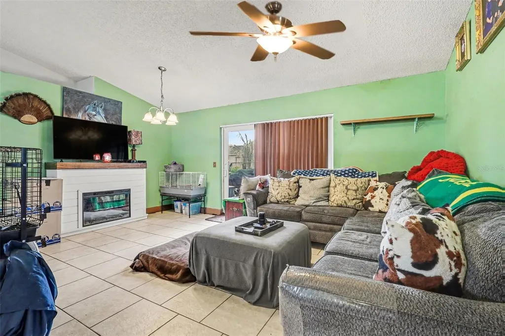 671 Regency Way Kissimmee FL 34758