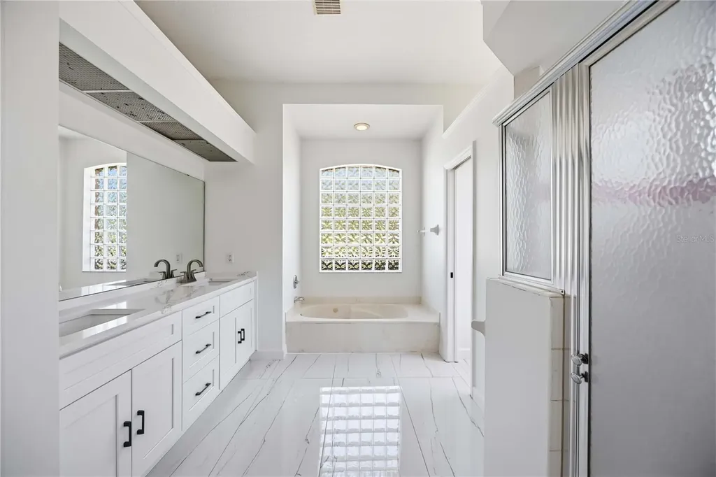 562 Oak Bay Drive Osprey FL 34229