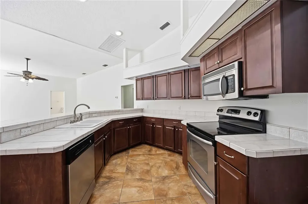 562 Oak Bay Drive Osprey FL 34229