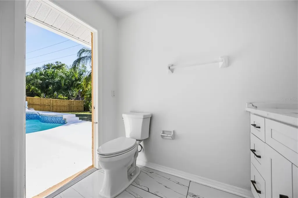 562 Oak Bay Drive Osprey FL 34229