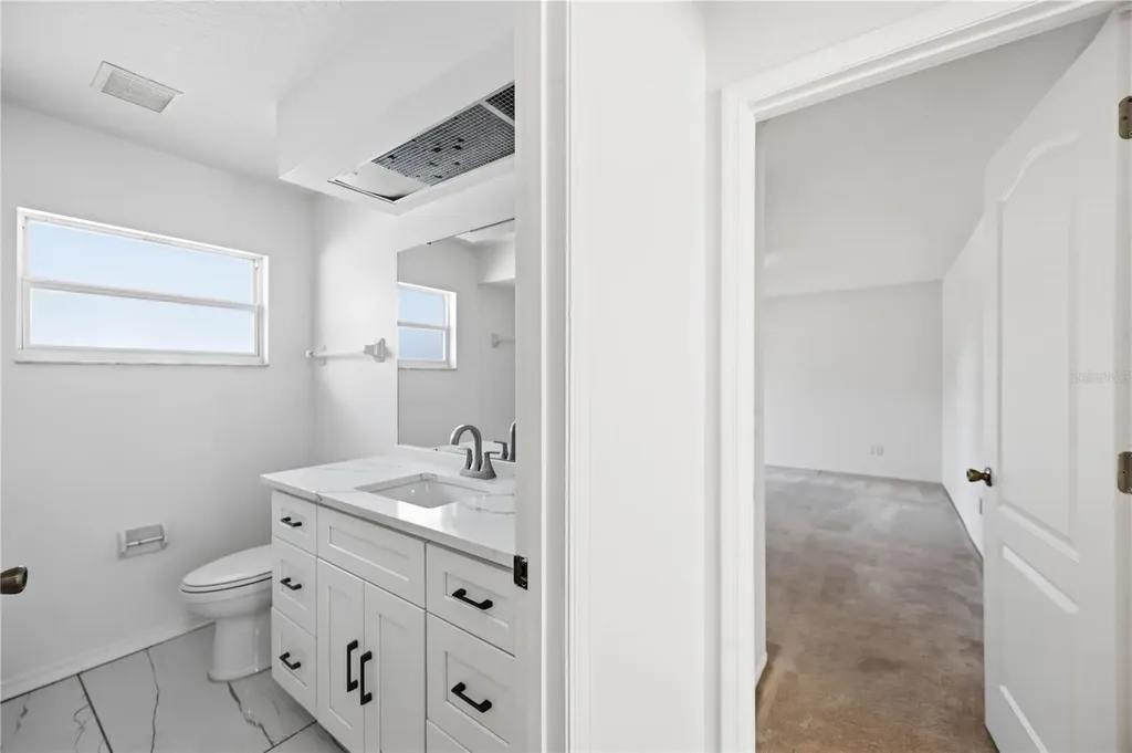 562 Oak Bay Drive Osprey FL 34229