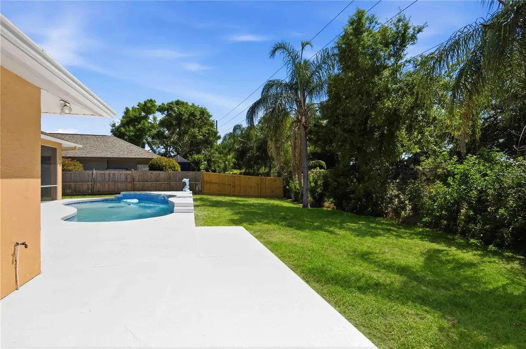 562 Oak Bay Drive Osprey FL 34229